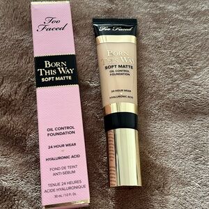 BNIB Too Faced Born This Way Soft Matte Foundation